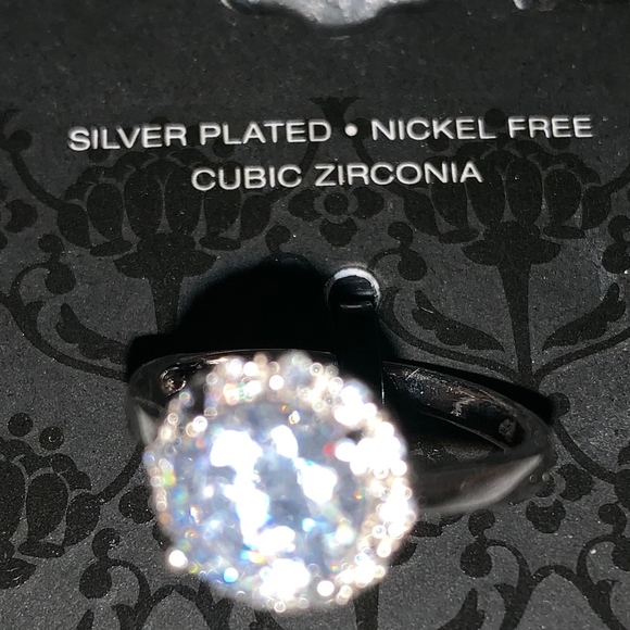 - Silver Plated CZ Ring Size 9 - Picture 4 of 6